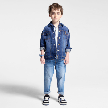 سترة دنيم مغسولة باللون الأزرق للأولاد